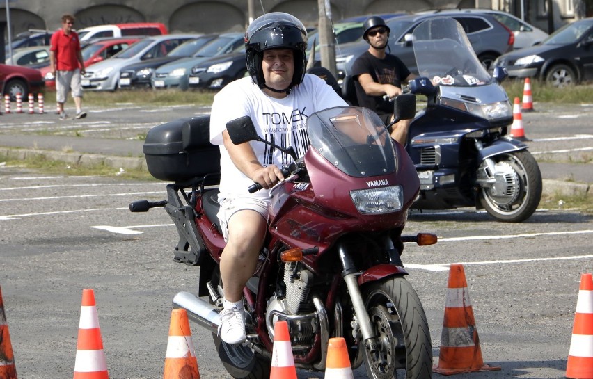 Na parkingu przy targowisku  Grudziądzu właściciele...