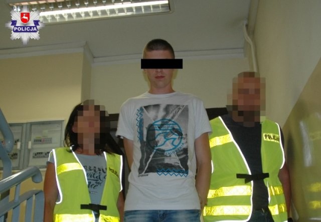 Gmina Ostrówek: policjanci zatrzymali 20-latka podejrzanego o handel dopalaczami