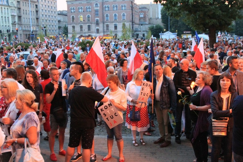 Kolejny protest przeciwko zmianom w sądownictwie odbywa się...