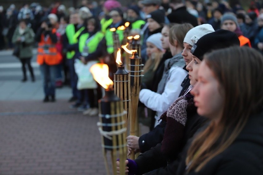 Kraków. Tysiące osób na ulicach Nowej Huty. Modlili się o pokój na Ukrainie