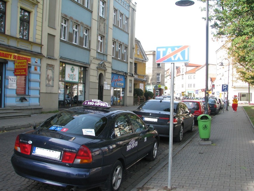 Tarnowskie Góry: Taksówki stacjonują teraz na ulicy Piastowskiej