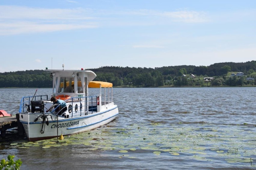 Nowa Chodzieżanka wkrótce wypłynie na Jezioro Miejskie w Chodzieży. Jaki los czeka dotychczasowy stateczek?