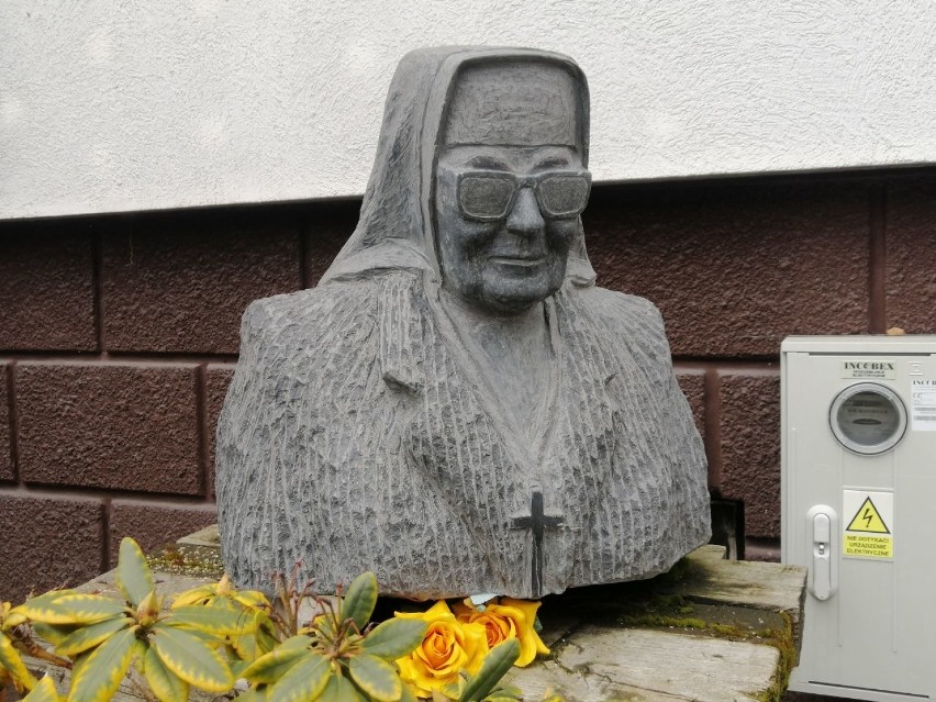 Siostra Maria czeka w ogrodzie. Nikt nie chce rzeźby zasłużonej mieszkanki Goleniowa?