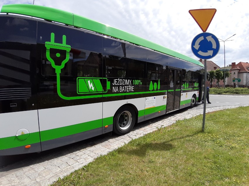 Awaria autobusu elektrycznego w Szczecinku. Pojazd trzeba było holować [zdjęcia]