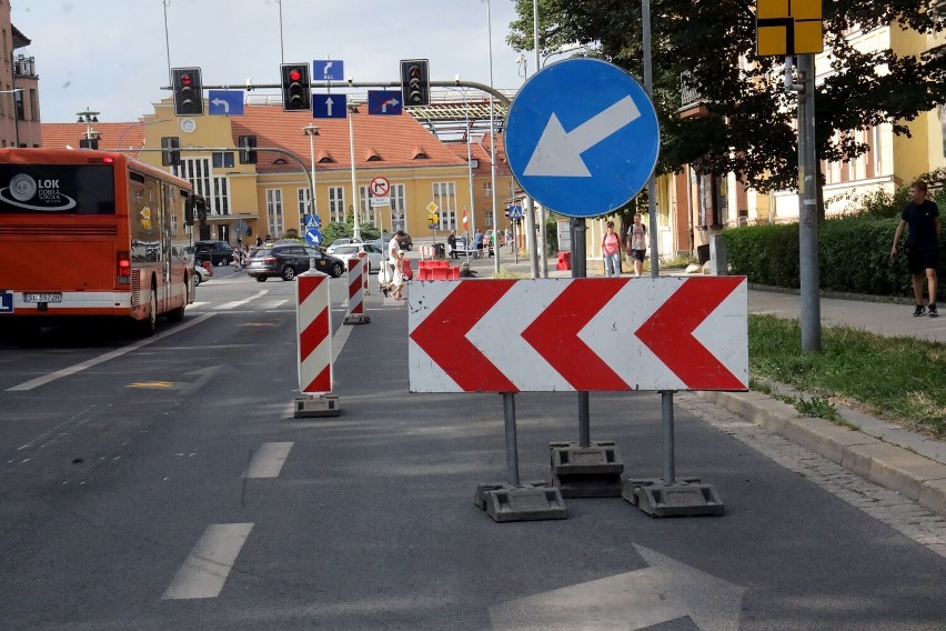 Zmiana organizacji ruchu drogowego przy ulicy Pocztowej w Legnicy, zobaczcie zdjęcia