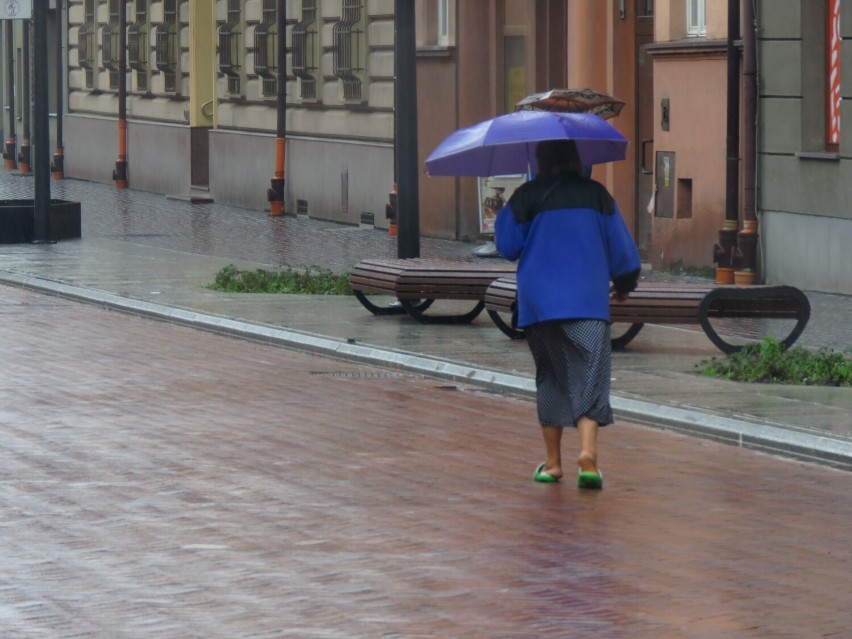 Ostatni dzień sierpnia 2021 w Wadowicach. Deszczowa pogoda