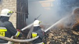 Pożar stodoły w Chociwiu w gminie Widawa ZDJĘCIA