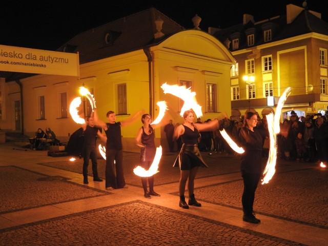 Piątkowe fireshow na Rynku Kościuszki