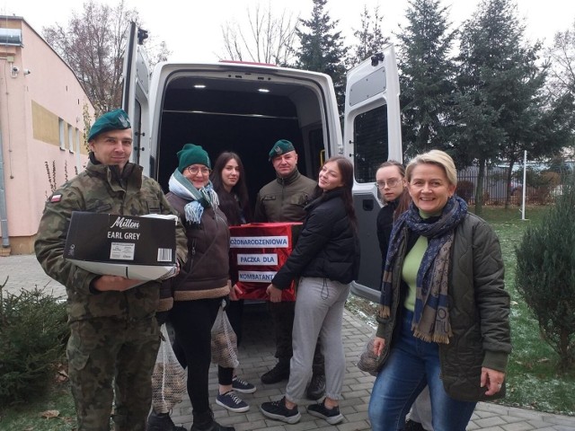 Z inicjatywy Stowarzyszenia Krusza, przy wsparciu licznych wolontariuszy, sponsorów i wojska, po raz kolejny zorganizowano w Kruszwicy akcję charytatywną "Bożonarodzeniowa Paczka dla Kombatanta"
