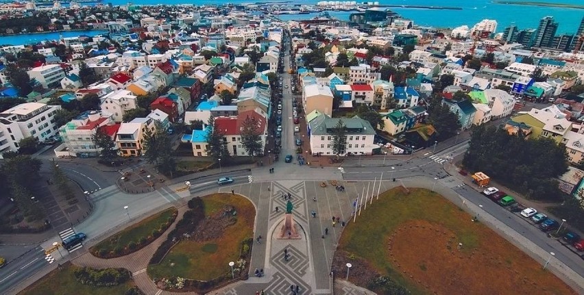 Islandia
Jeszcze dalej od Krakowa jest Reykjavik. Lot do...