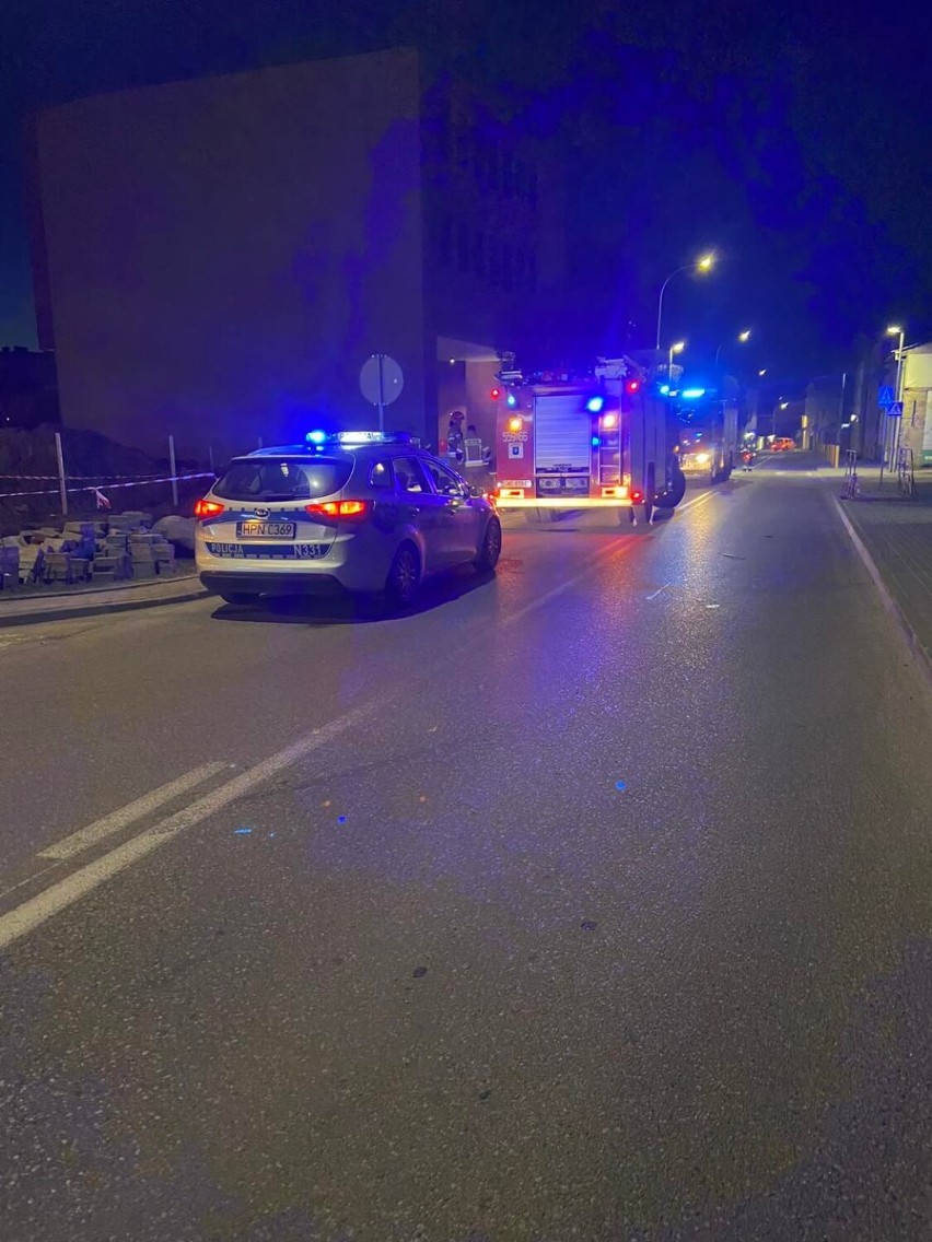 Wypadek w Wejherowie (06.05.2022). Kierujący volkswagenem wypadł z drogi i wjechał do rowu [ZDJĘCIA]