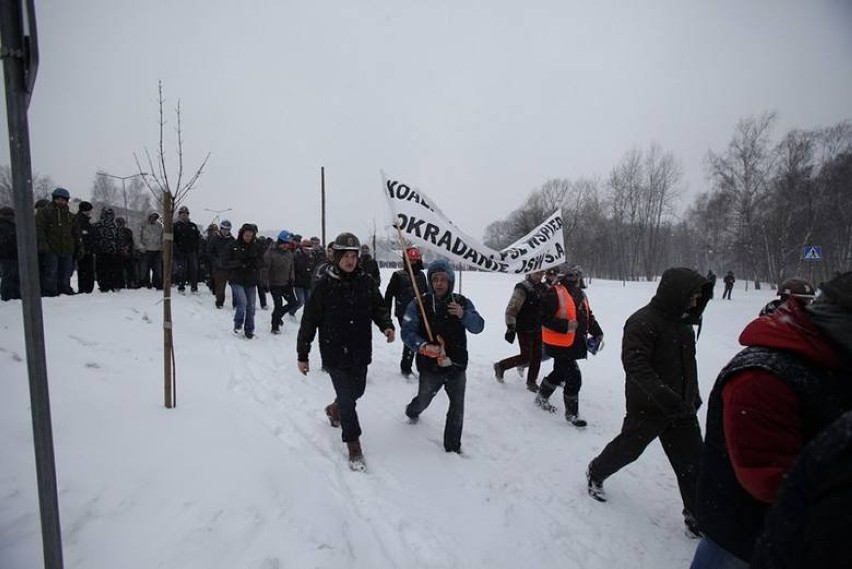 Strajk przed JSW w Jastrzębiu. Górnicy głodują