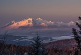 Krynica-Zdrój. Niesamowity widok na ośnieżone Tatry z Jaworzyny Krynickiej. To prawdziwy turystyczny hit [ZDJĘCIA] 12.1.2021