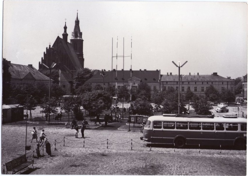 Autobusy kiedyś parkowały na Rynku w Olkuszu