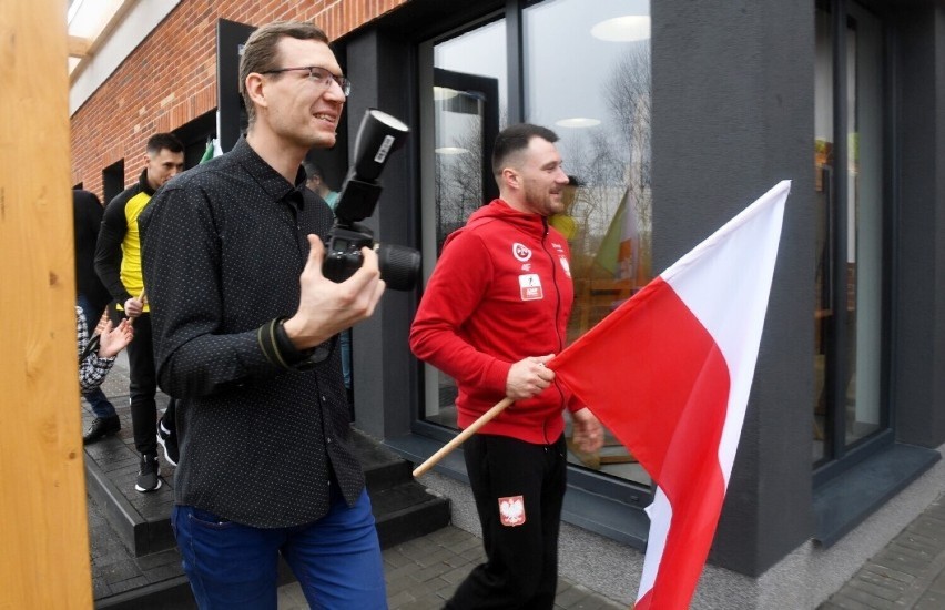 Sportowiec wziął udział w otwarciu Stacji Kultura w Otyniu