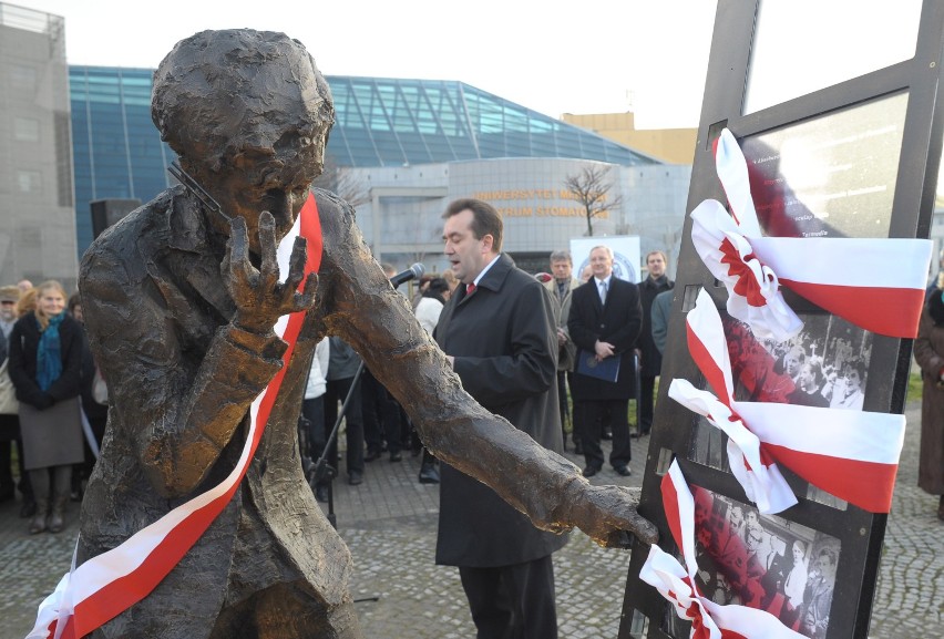 Pomniki w Poznaniu - zobacz nasze rzeźby w różnych odsłonach