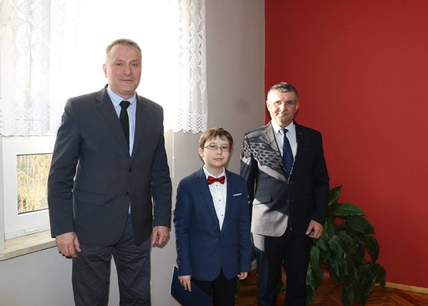 Nagrody wójta gminy Koszęcin dla najzdolniejszej młodzieży. W tym roku uhonorowano dwoje uczniów ZDJĘCIA