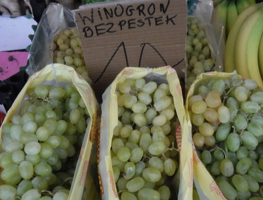 Czwartkowe zakupy na targowisku Korej w Radomiu. Jakie ceny warzyw i owoców? Sprawdź! (ZDJĘCIA)