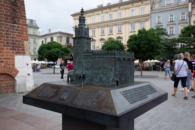 8 marca dla kobiet zwiedzanie wieży ratuszowej za zlotówkę