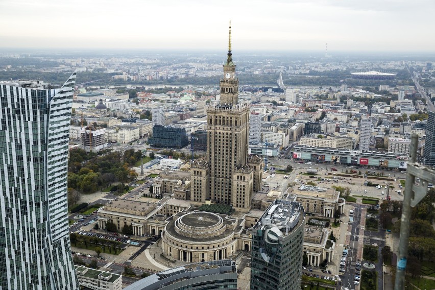 Według GUS średnie zarobki na Mazowszu wynoszą 6248,47 zł...