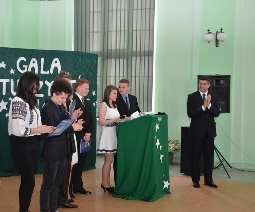 Rok szkolny zakończyli tegoroczni maturzyści ze szkół w Ząbkowicach Śląskich
