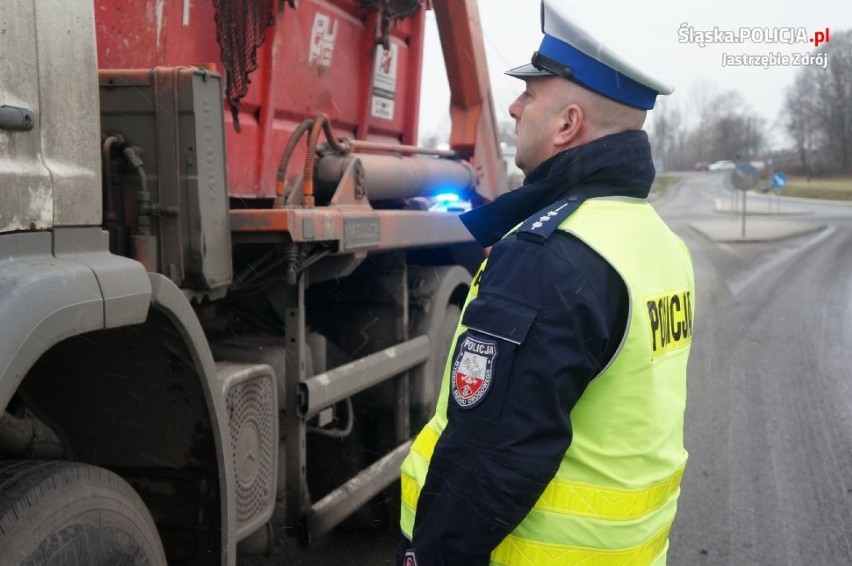 Policjanci walczą z nielegalnym składowaniem odpadów