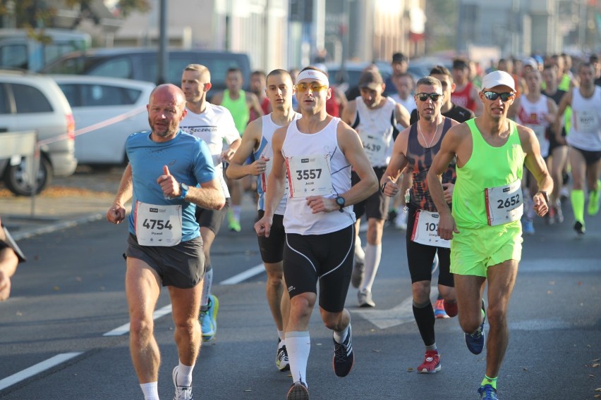 Zdjęcia biegaczy-uczestników maratonu w Poznaniu 2018