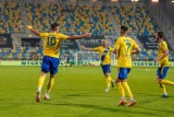 Arka Gdynia wygrała trzeci mecz z rzędu u siebie! Tym razem bez punktów wyjeżdża Motor Lublin. Piłkarze Arki dostali mniejsze wypłaty