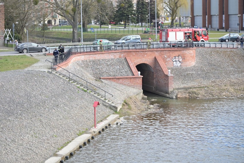 Ciało mężczyzny, w znacznym stopniu rozkładu wyłowiono dziś...