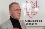 Opaski bezpieczeństwa dla seniorów z Gniezna - ruszył program „Korpus wsparcia seniorów”. WIDEO