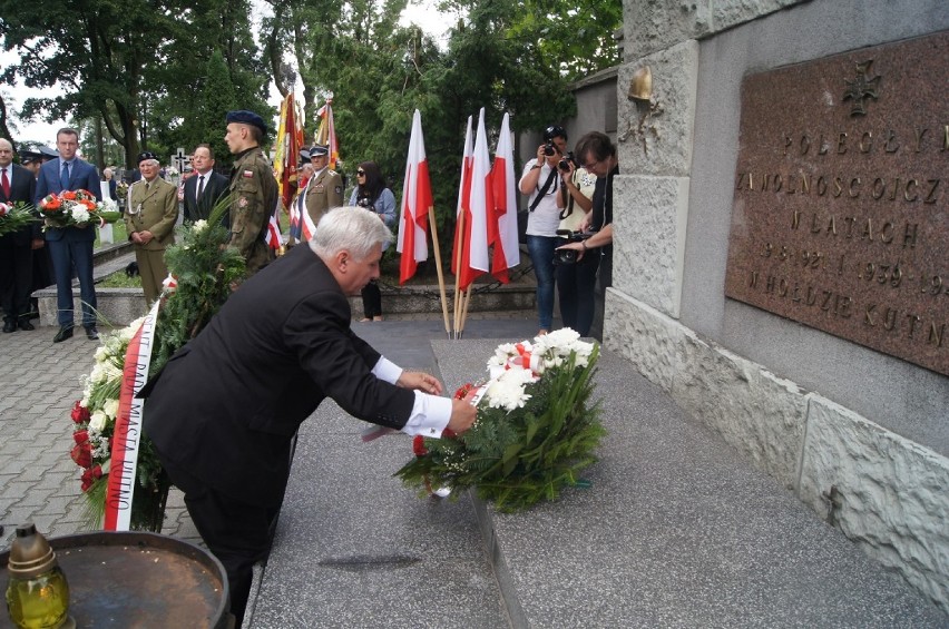 Uroczystości na cmentarzu w Kutnie