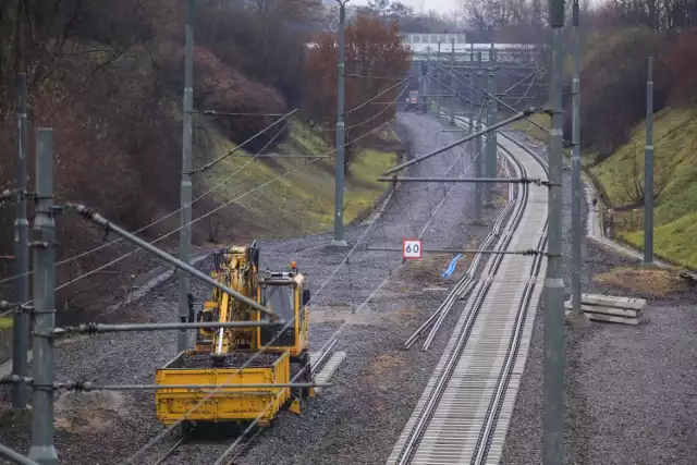 Pierwszy etap remontu trasy ma zakończyć sie w styczniu. Całą trasę tramwaje będą przemierzały od końca maja. Zdjęcie wykonano 7 grudnia.