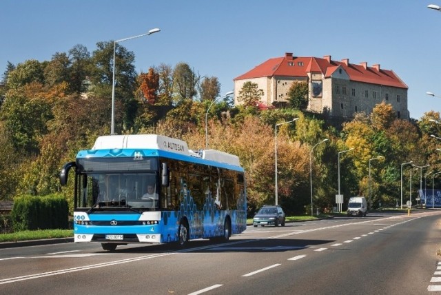 Pierwsze autobusy napędzane wodorem mają trafić na śląskie drogi w pierwszej połowie 2024 roku.