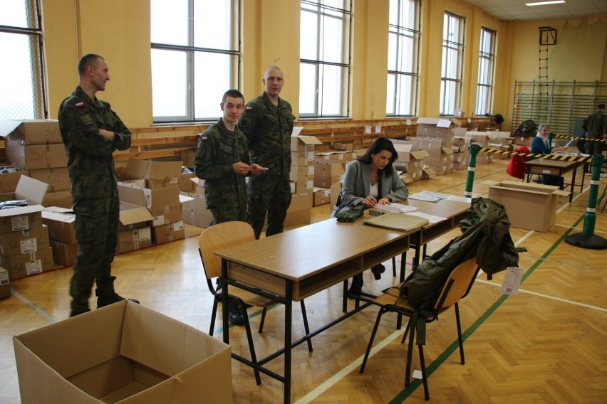 Blisko 30 ochotników z terenu administrowanego przez Wojskowe Centrum Rekrutacji w Częstochowie rozpoczęło ostatni turnus do odbycia dobrowolnej zasadniczej służby wojskowej
