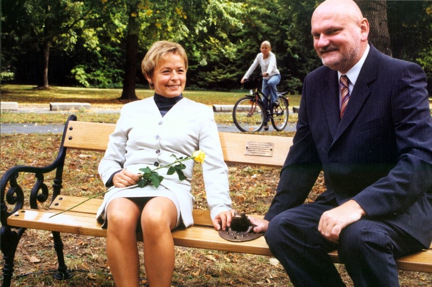 Z żoną Krystyną na ławce toruńskiej w niemieckiej Getyndze...