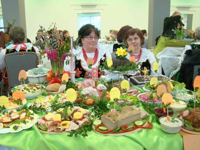 XV Konkurs Potraw Regionalnych - Stół Wielkanocny 2015 Stowarzyszenia Gospodyń Wiejskich z Andrychowa w hotelu Kocierz.