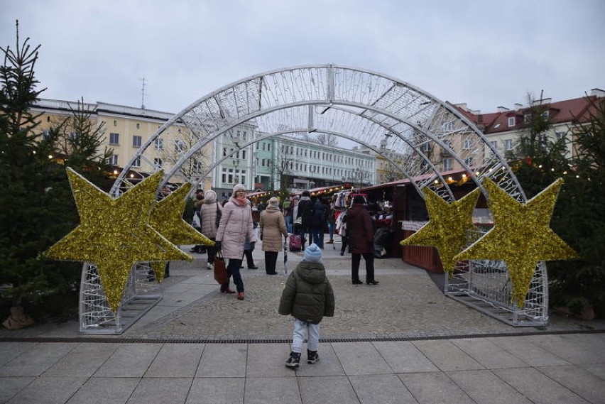 Białystok. Bożonarodzeniowy Jarmark Świąteczny przed Ratuszem od 6 grudnia 2020