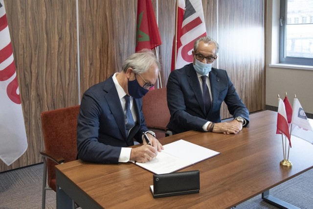 LUG Light Factory złożył deklarację zainteresowania bezpośrednią inwestycją w Maroku, która została przyjęta przez Abderrahima Atmoun, ambasadora Królestwa Maroka. List intencyjny podpisano w siedzibie LUG w Zielonej Górze.