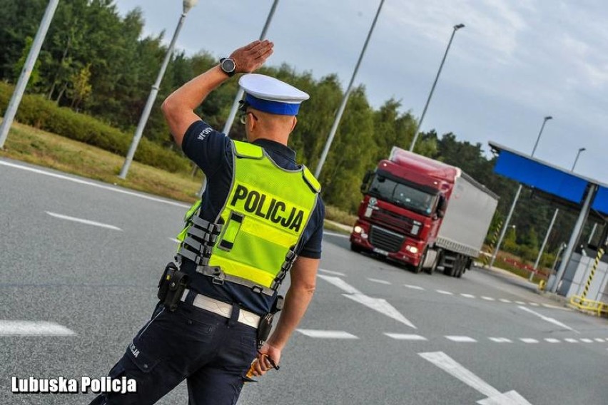 Policjanci przebadali 8 tys. kierowców na A2 pod kątem trzeźwości. Niestety, ale 9 z nich jechało na podwójnym gazie [ZDJĘCIA]