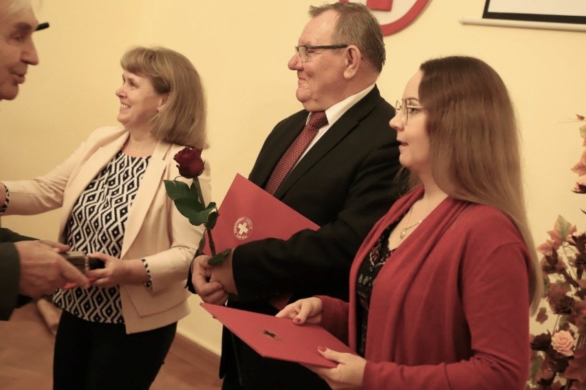 Uroczystość 100-lecia Polskiego Czerwonego Krzyża w sali Starostwa Powiatu Złotowskiego