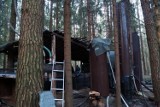 Leśna bimbrownia spod Michałowa została zlikwidowana. Nielegalny alkohol był dobrze ukryty (zdjęcia)