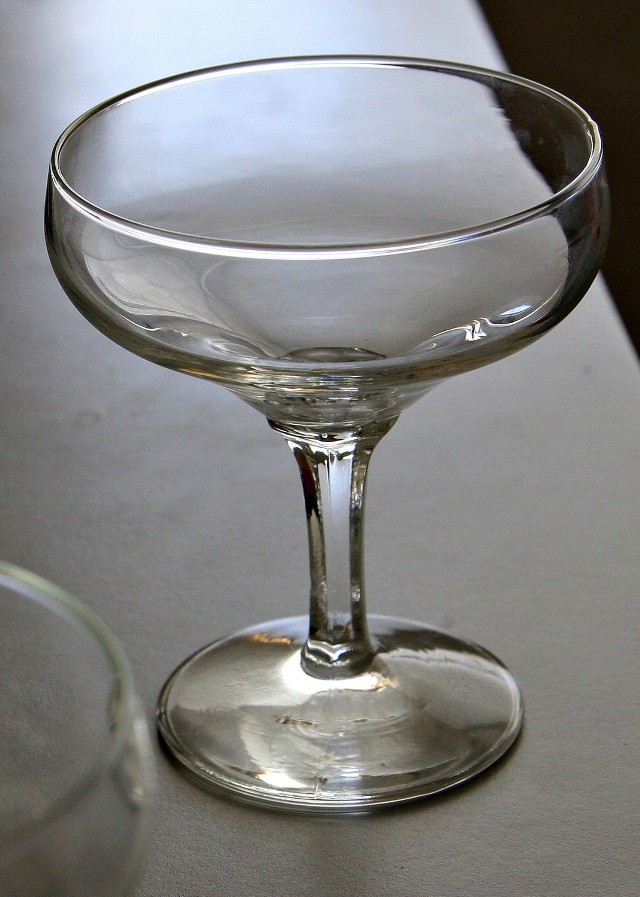 Źrodło: http://commons.wikimedia.org/wiki/File:Glass02.jpg