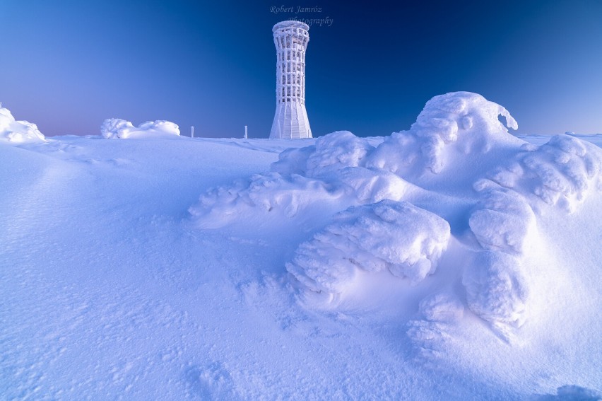 Wieża widokowa na Śnieżniku w zimowej szacie. Jeszcze gdy...