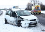 Zderzenie dwóch osobówek i tira na obwodnicy Przemyśla. Do szpitala trafiła jedna osoba [ZDJĘCIA]