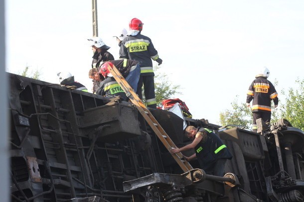 Katastrofa kolejowa w okolicach Piotrkowa Trybunalskiego [FOTO]
