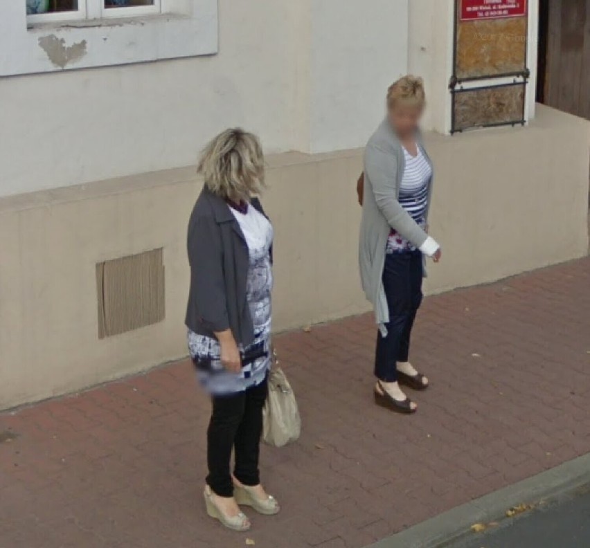 Moda na ulicach Wielunia. Stylizacje mieszkańców uchwycone przez Google Street View