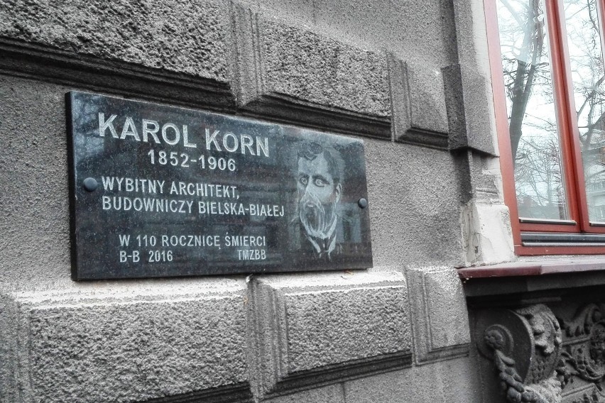 Karol Korn w Bielsku-Białej ma swoją tablicę na ścianie...