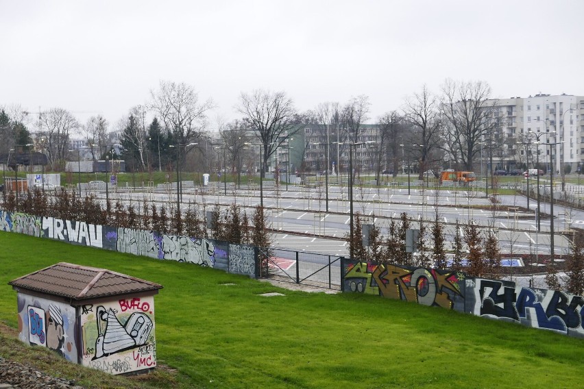 Pierwszy na Białołęce parking "Parkuj i Jedź" gotowy. Do dyspozycji 235 miejsc postojowych