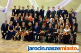 Studniówka: Zobacz zdjęcia grupowe uczniów z ZSP nr 2 w Jarocinie [ZDJĘCIA]