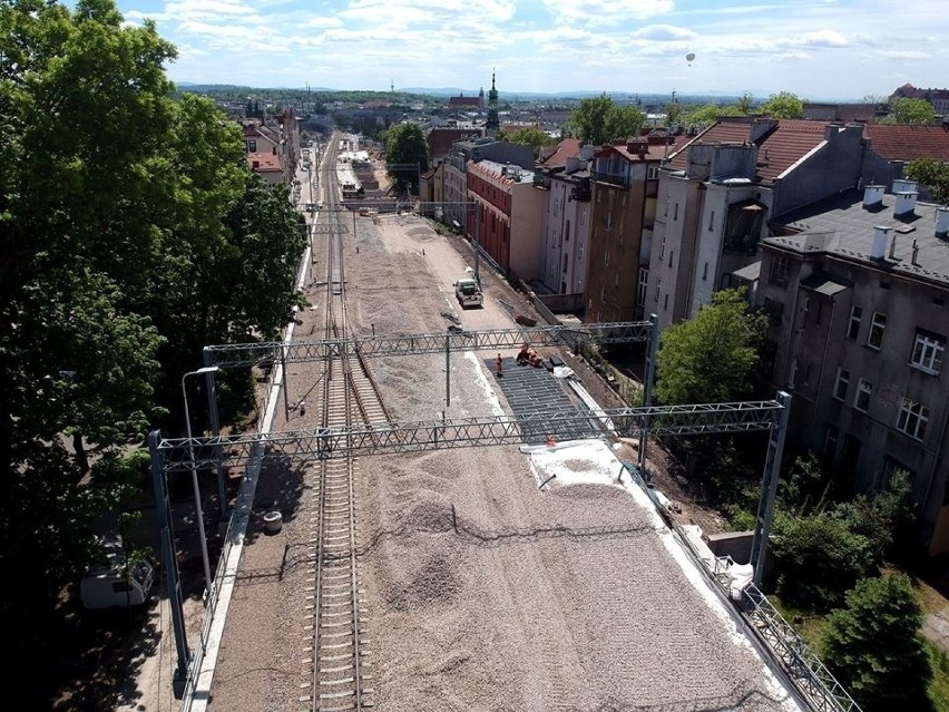 W centrum Krakowa powstają nowe tory